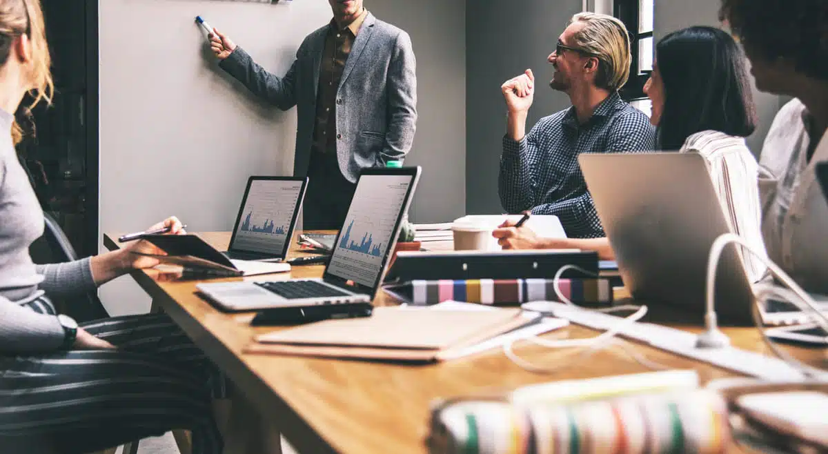 Razones por la cuales tienes que crear un perfil de empresa en Linkedin